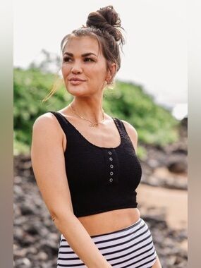 Livy&Kate Clothing SURFER CROP IN BLACK